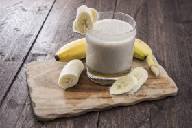 Банановый коктейль с мороженым