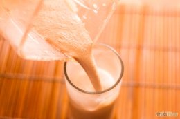 Изображение с названием Make a Chocolate Milkshake Step 6