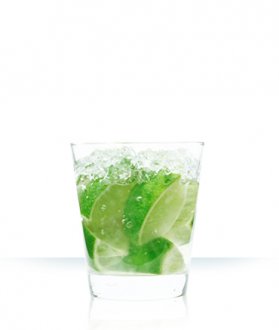 Рецепт простого коктейля с ликером cointreau caipirinha Рецепт простого коктейля Куантро кайпиринья с ликером Куантро